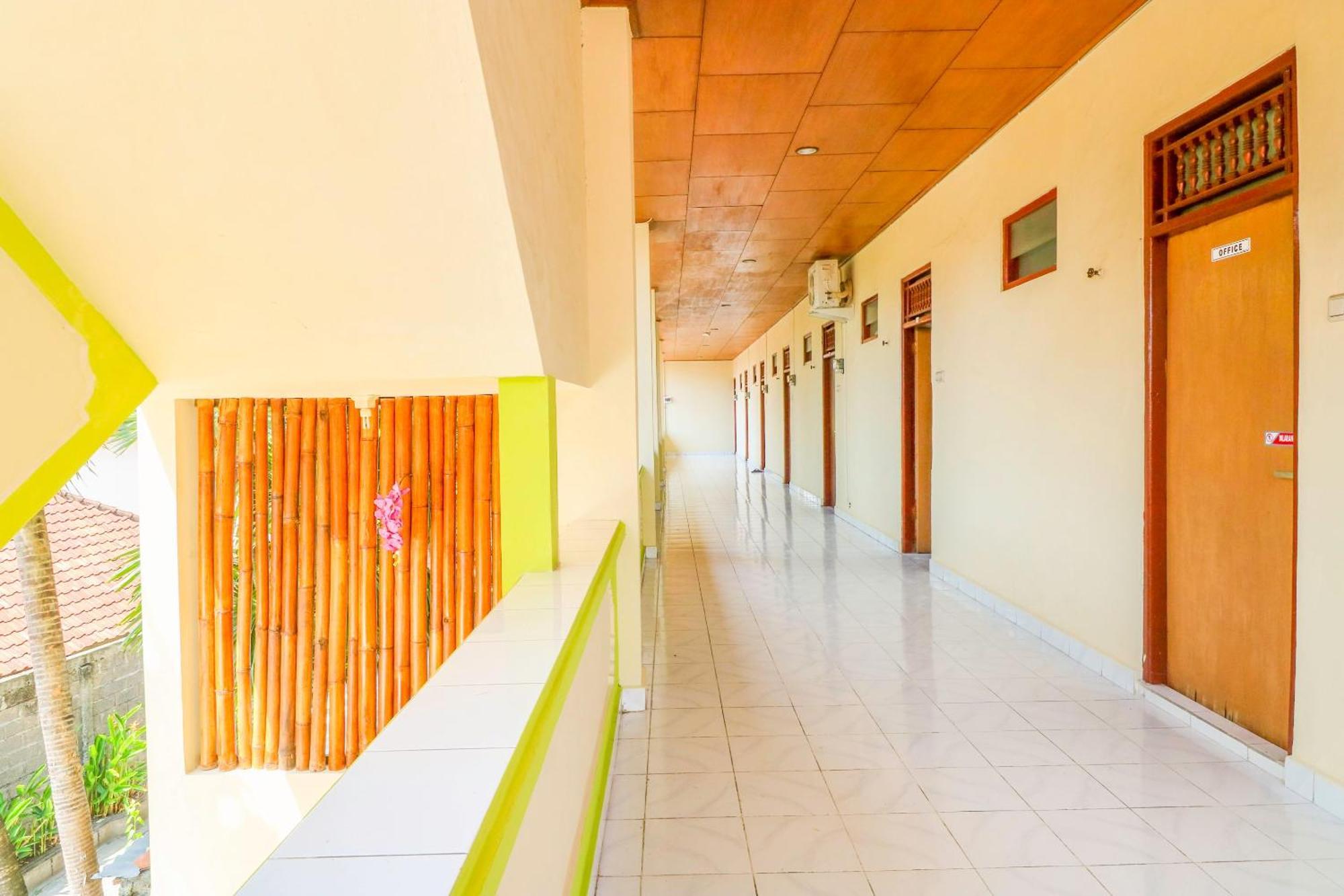 Oyo 2184 Nan Berlian Inn Legian  Ngoại thất bức ảnh