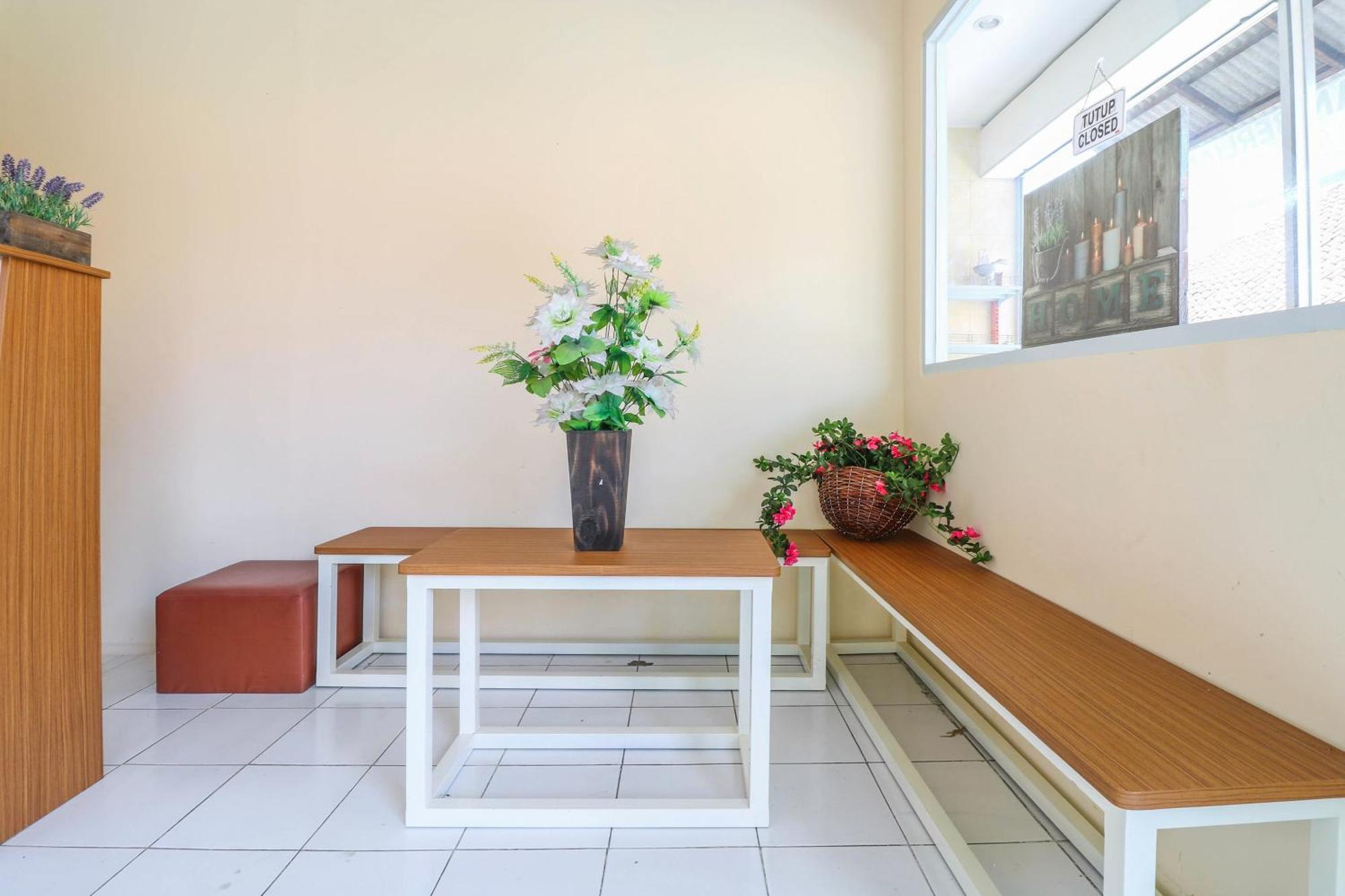 Oyo 2184 Nan Berlian Inn Legian  Ngoại thất bức ảnh
